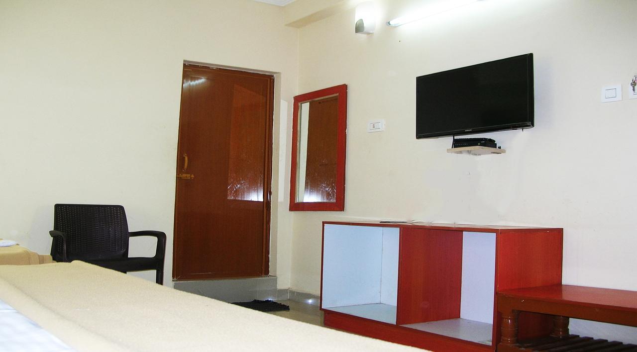 فندق Ssb Residency تيروباتي المظهر الخارجي الصورة